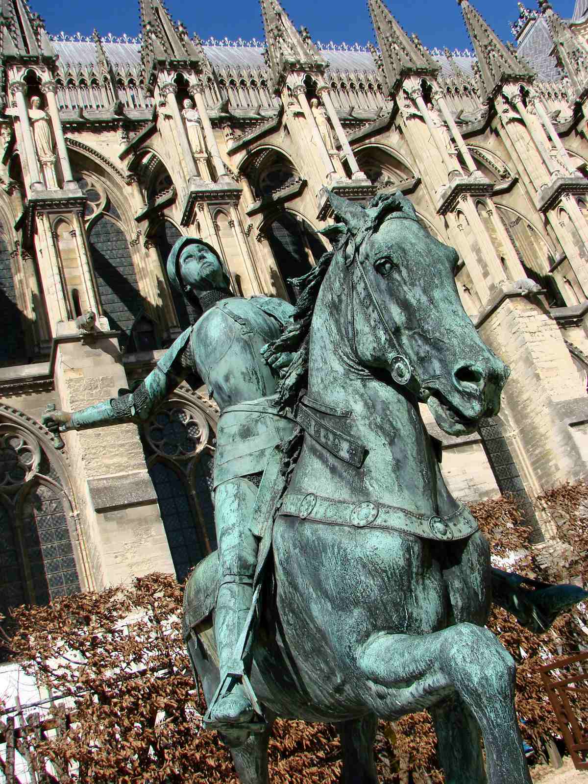 Paul Dubois’s equestrian statue of Joan of Arc beside the Palais du Tau in Reims, photographed during cathedral-square works in 2007